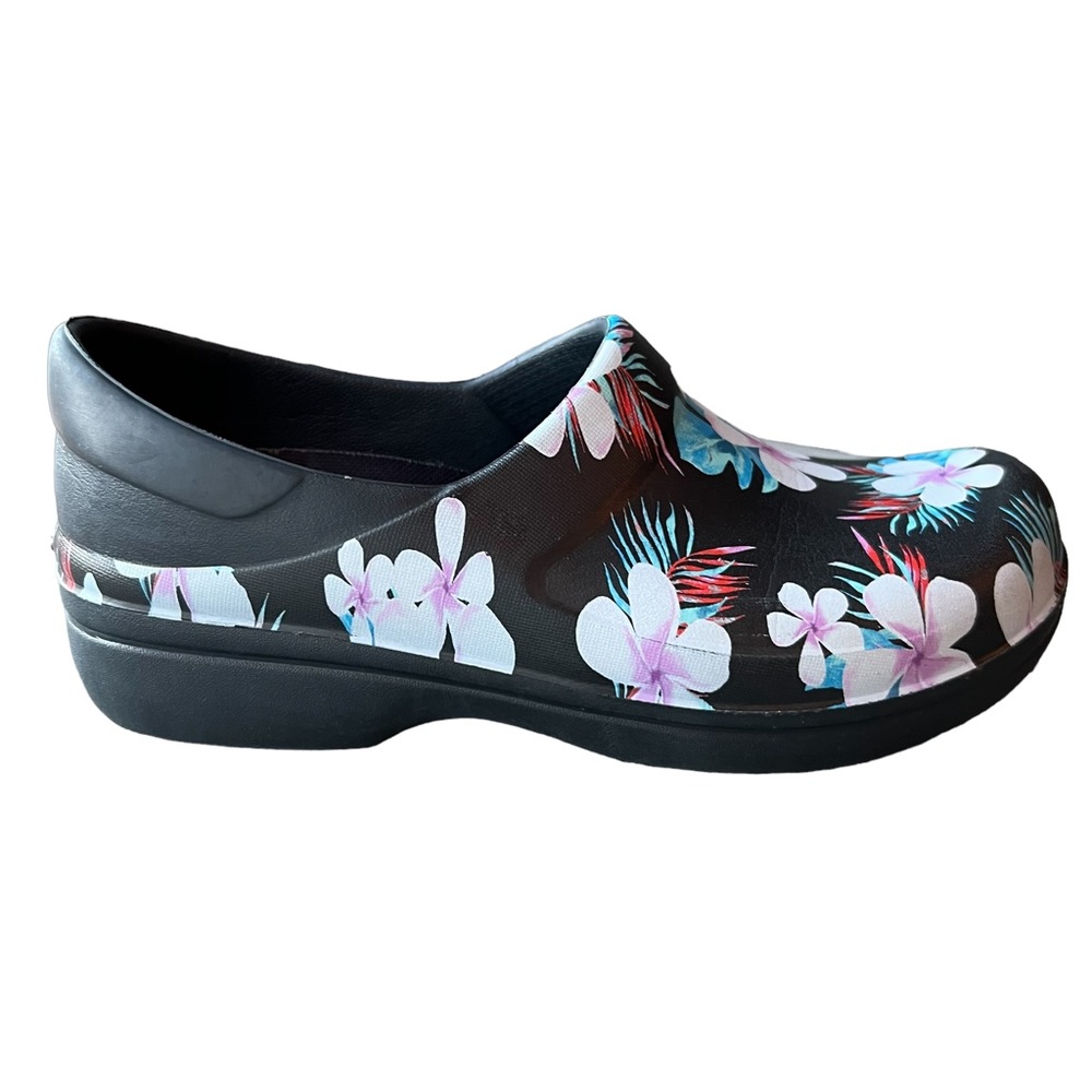 🦋 Black Friday Sale⚡️🦋 Crocs Neria Dual Comfort Black Floral Clog